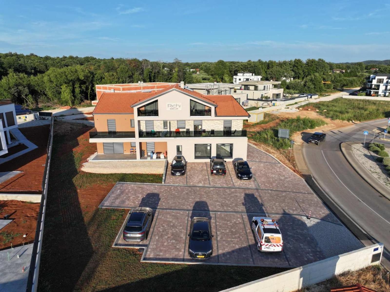 Richi Rooms & App Фунтана Екстер'єр фото